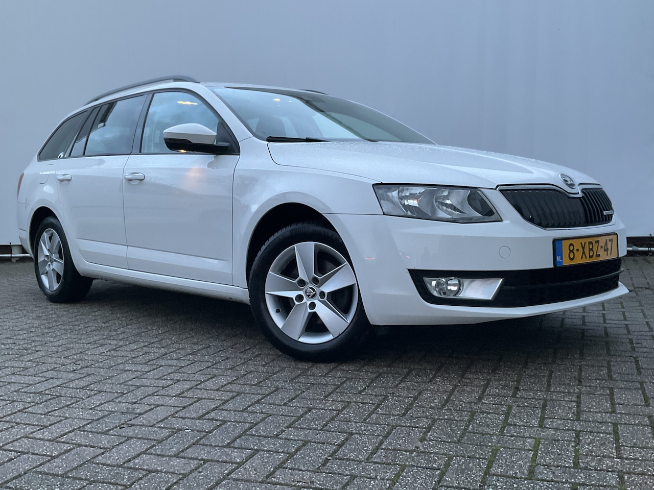 Skoda Octavia Combi - 1.6 TDI Zeer net! Volledig OH Navi-groot Trekh Greenline Businessline - AutoWereld.nl