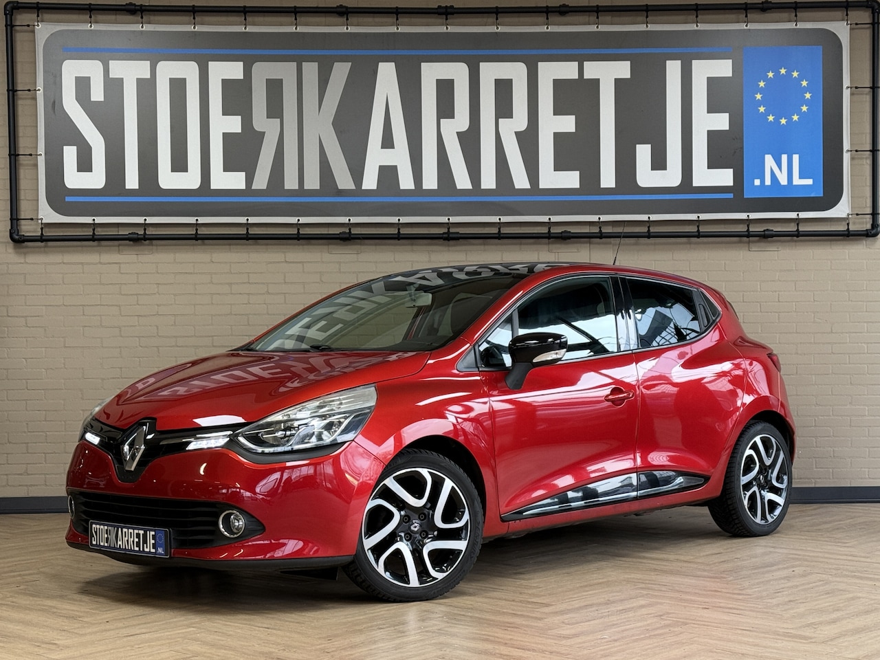 Renault Clio - 0.9 TCe 90pk Dynamique | R-Link Navi | Camera | Pano | 17 inch | PDC | Cruise Control | Vo - AutoWereld.nl