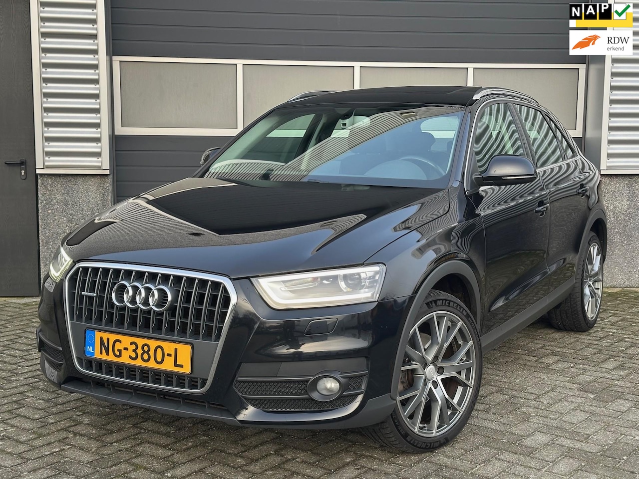 Audi Q3 - 2.0 TFSI quattro Pano trekhaak Xenon 19 INCH - AutoWereld.nl