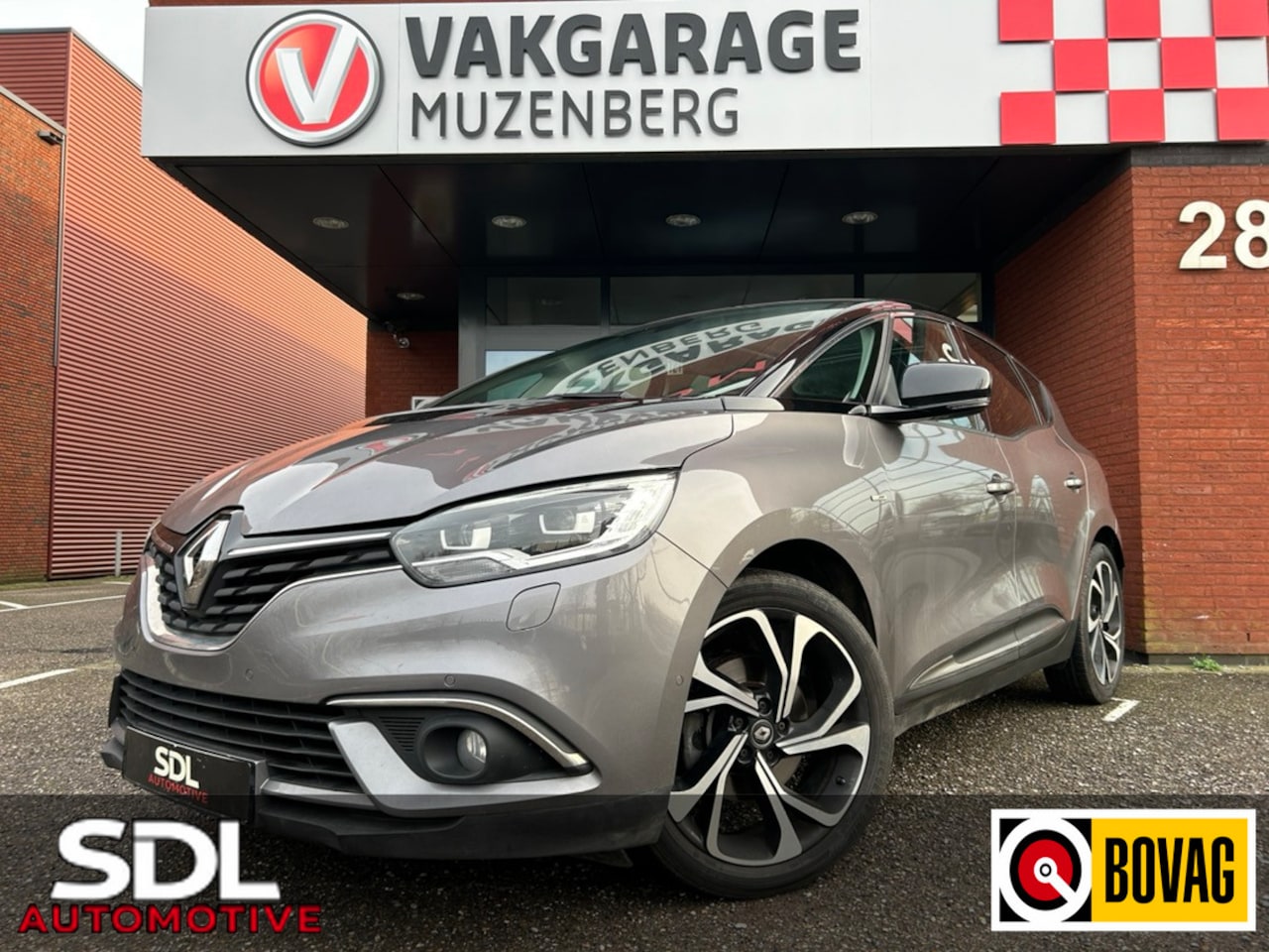 Renault Scénic - 1.3 TCe Bose // FULL LED // PANO-DAK // CAMERA // NAVI // TREKHAAK!! - AutoWereld.nl