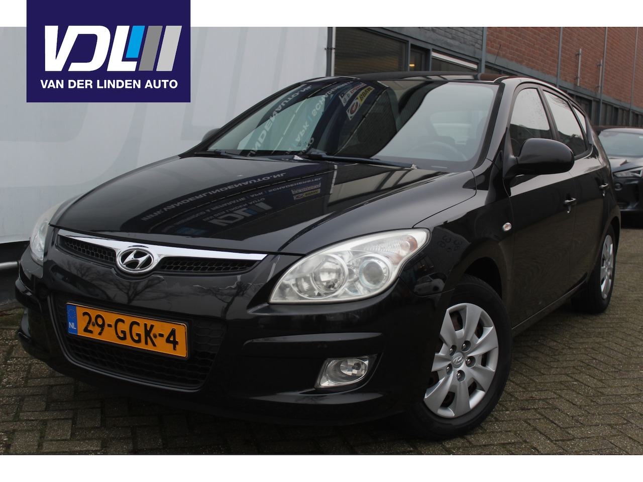 Hyundai i30 - 1.6i Dynamic Airco l Afn trekhaak - AutoWereld.nl