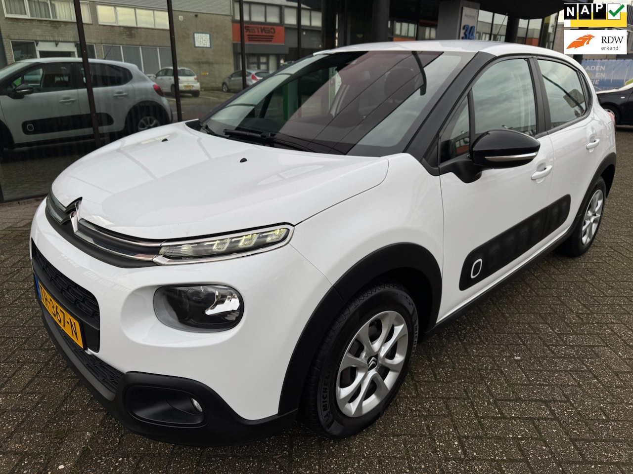 Citroën C3 - 1.2 PureTech S&S Feel / Automaat / Navi / PDC / LED - AutoWereld.nl