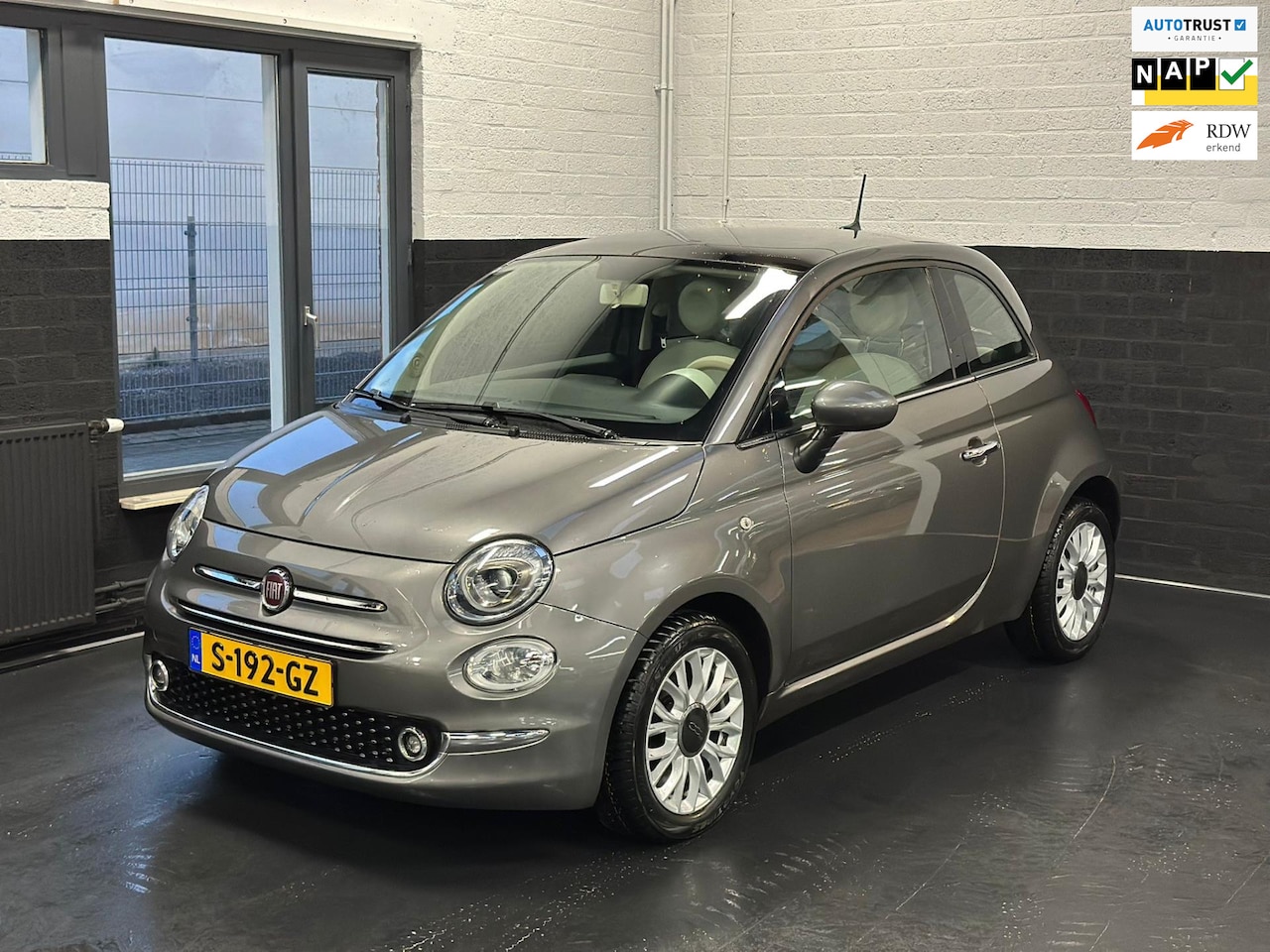 Fiat 500 - 1.2 Lounge 1.2 Lounge, navi, dab, 1/2 leder, glazen dak - AutoWereld.nl