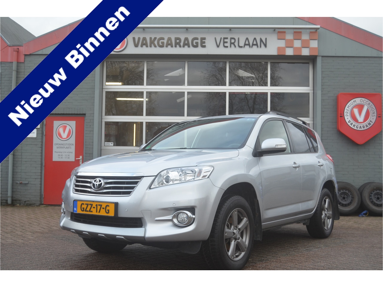 Toyota RAV4 - 2.0 VVT-i Executive Business 2.0 VVTi Executive Business - AutoWereld.nl