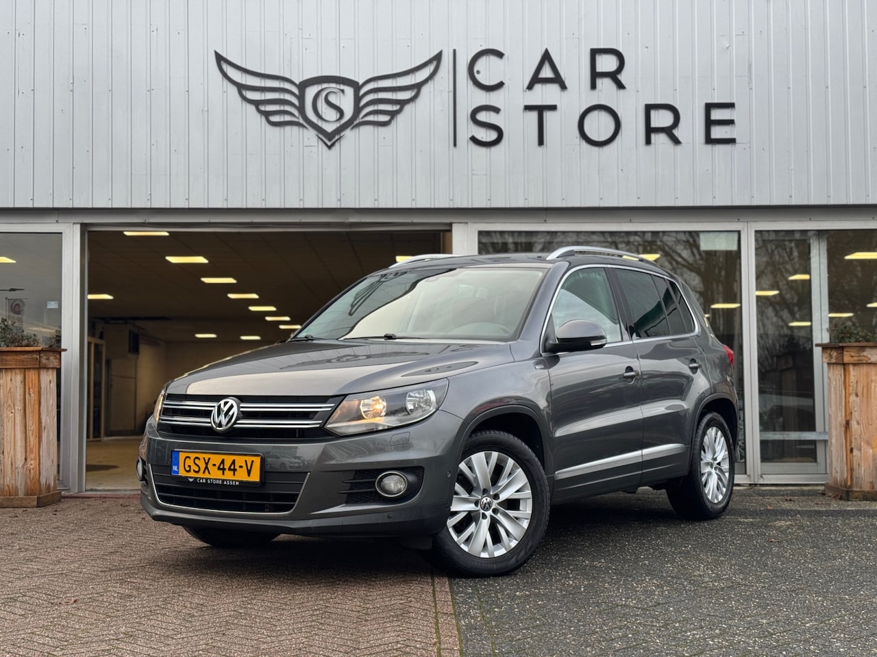 Volkswagen Tiguan - 1.4 TSI R-Line Edition 160PK|AUT|ST VWM|CRUISE|CLIMA|PDC|LM VELGEN 17"|+++ - AutoWereld.nl