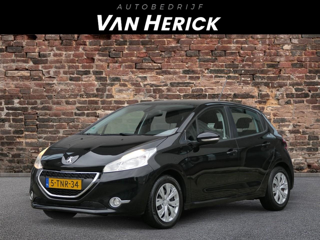 Peugeot 208 - 1.2 VTi Envy 5-Deurs | Cruise | Navi | Clima - AutoWereld.nl