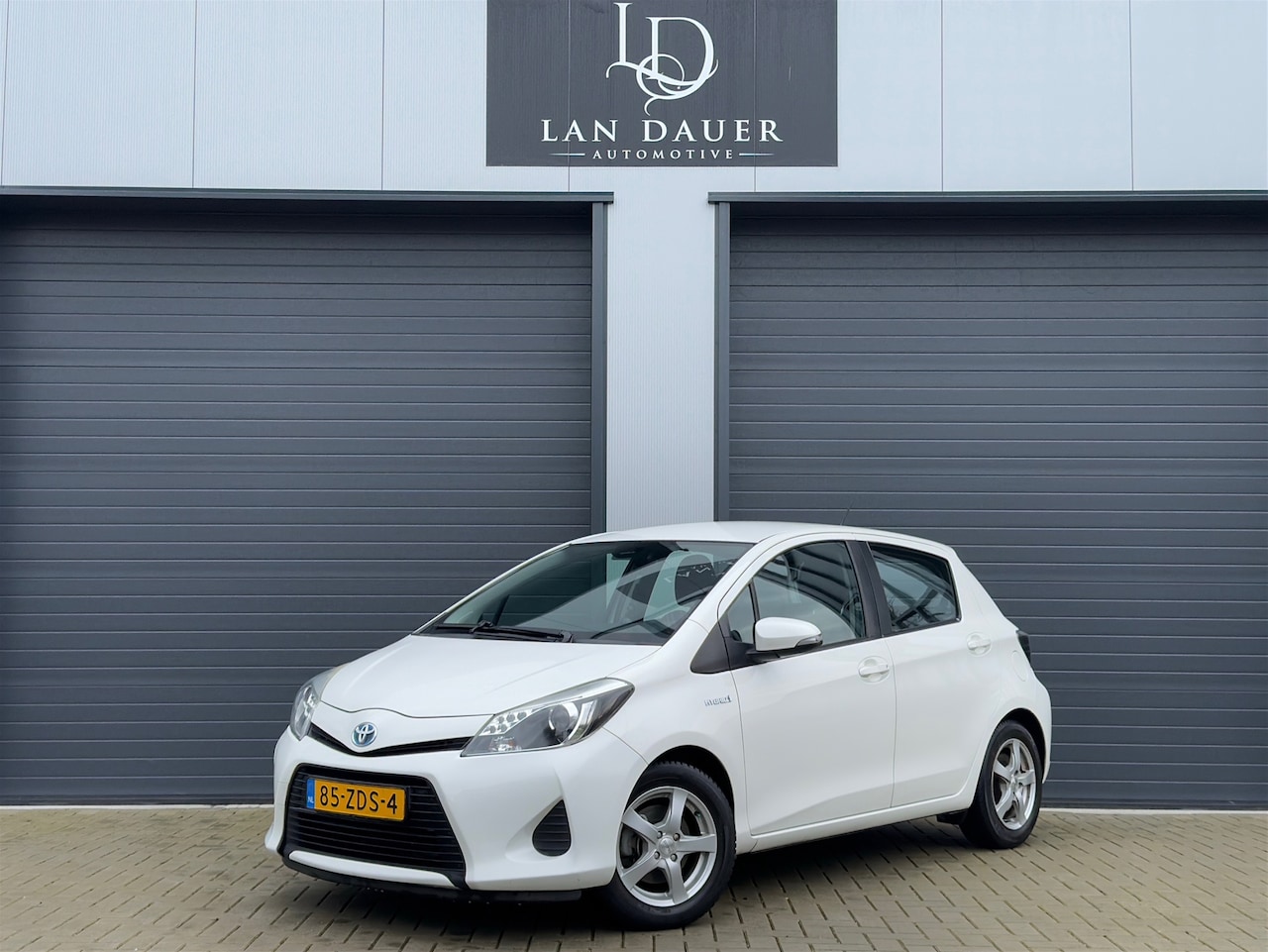 Toyota Yaris - 1.5 Full Hybrid Aspiration / CAM / APK / - AutoWereld.nl