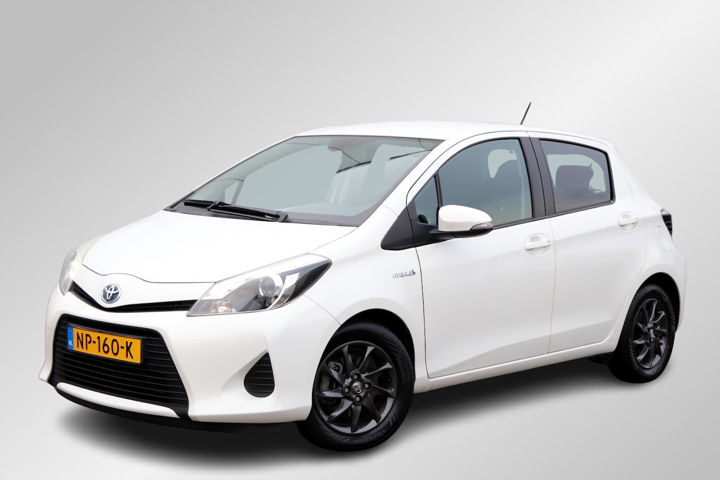 Toyota Yaris - 1.5 Full Hybrid Aspiration Dynamic Pack-Navigatie - AutoWereld.nl