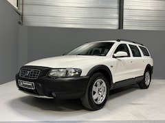 Volvo V70 Cross Country - 2.4 T Prestige Line Trekhaak|Clima|Stoelverwarming