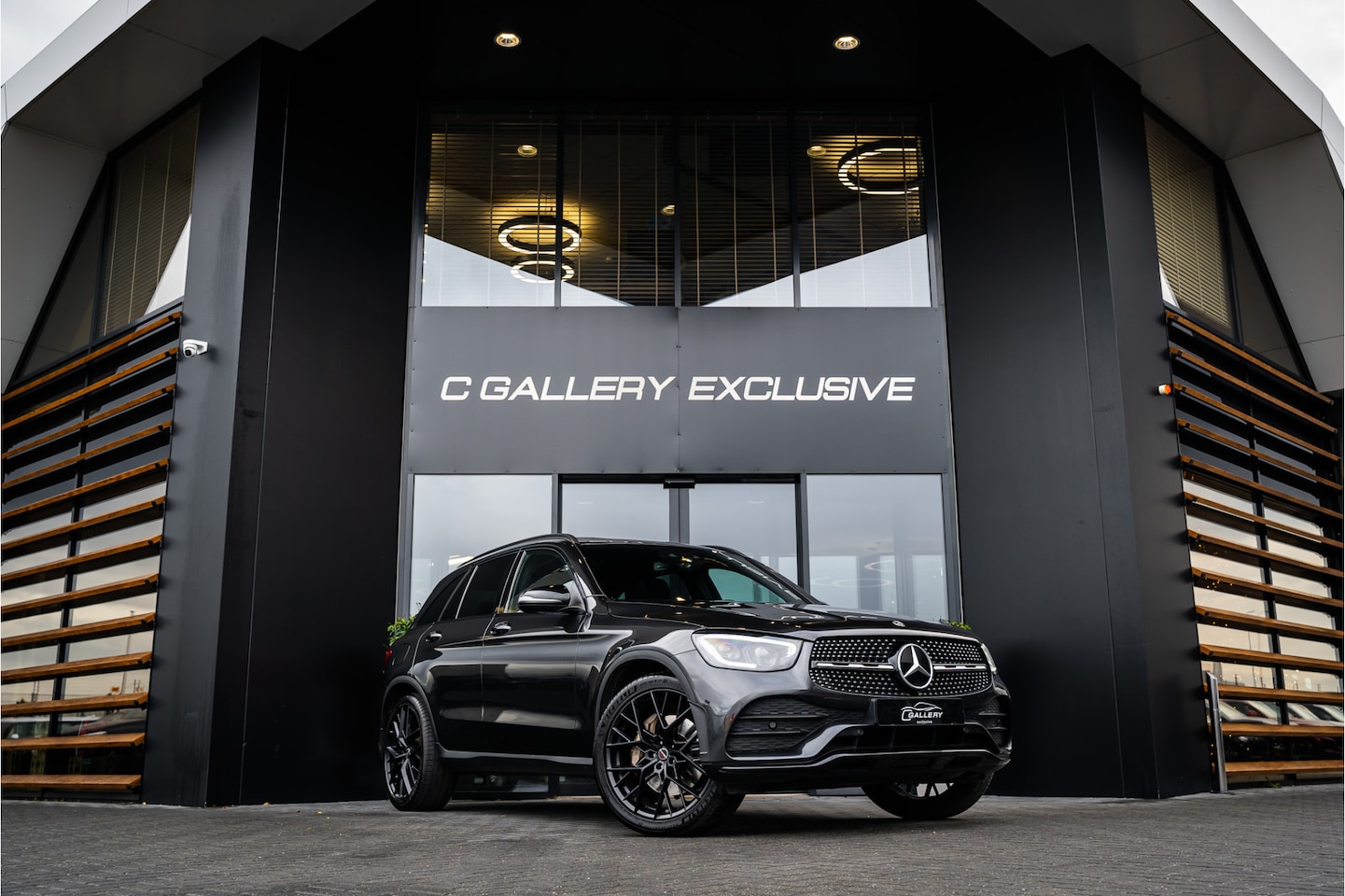 Mercedes-Benz GLC-klasse - GLC200 Business Solution AMG - Panorama | Elek. Trekhaak | Stoelverwarming | Cruise Contro - AutoWereld.nl