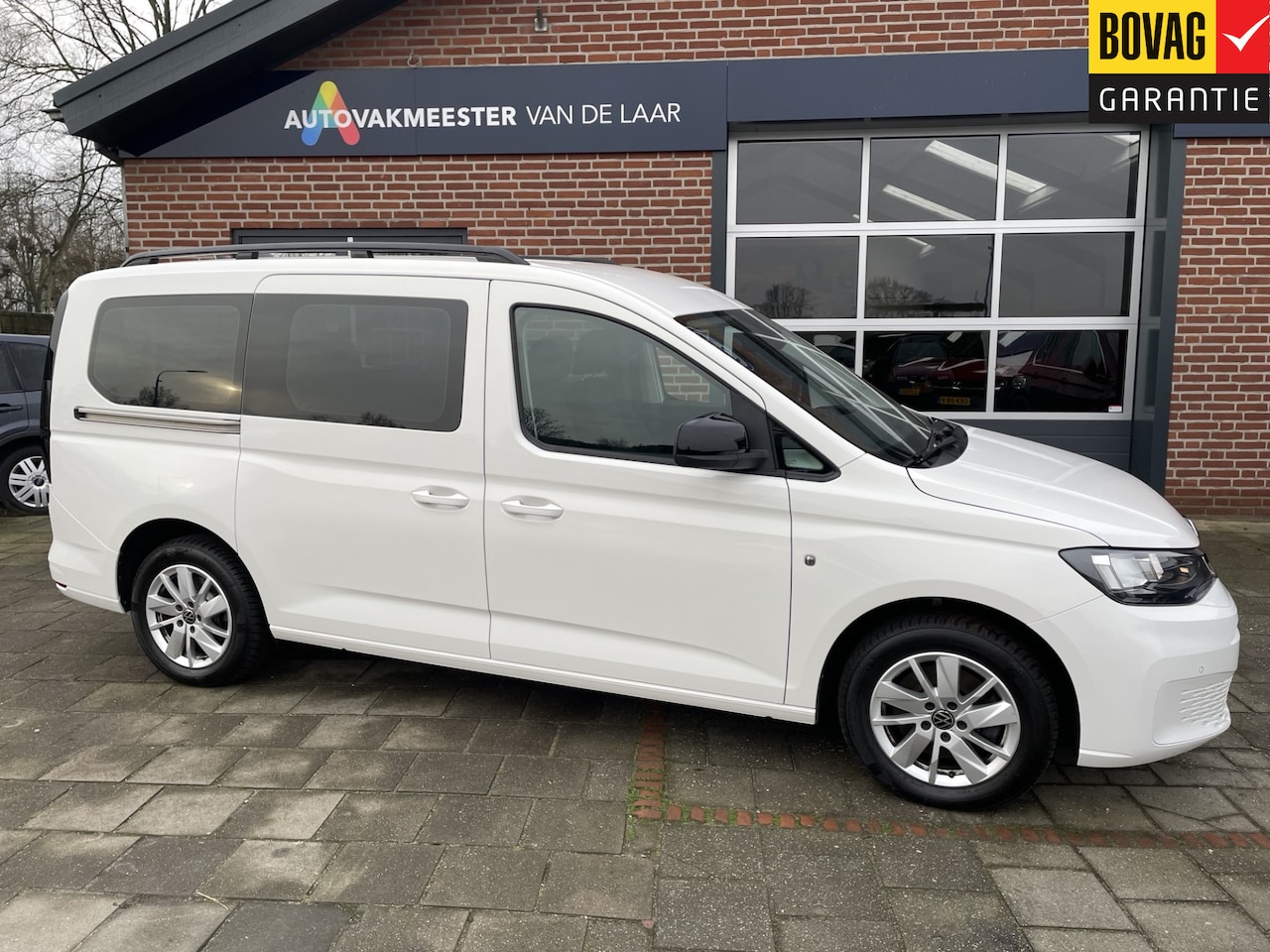 Volkswagen Caddy Maxi - 1.5 TSI 7p STYLE 84kw Life ( DEURTJES, Navigatie, Cruise control, Parkeersensoren V+A) RIJ - AutoWereld.nl