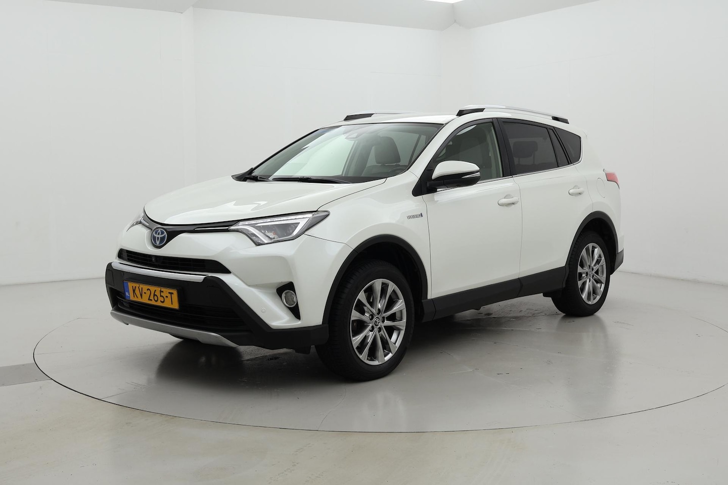 Toyota RAV4 - 2.5 Hybrid AWD Executive Trekhaak Automaat - AutoWereld.nl