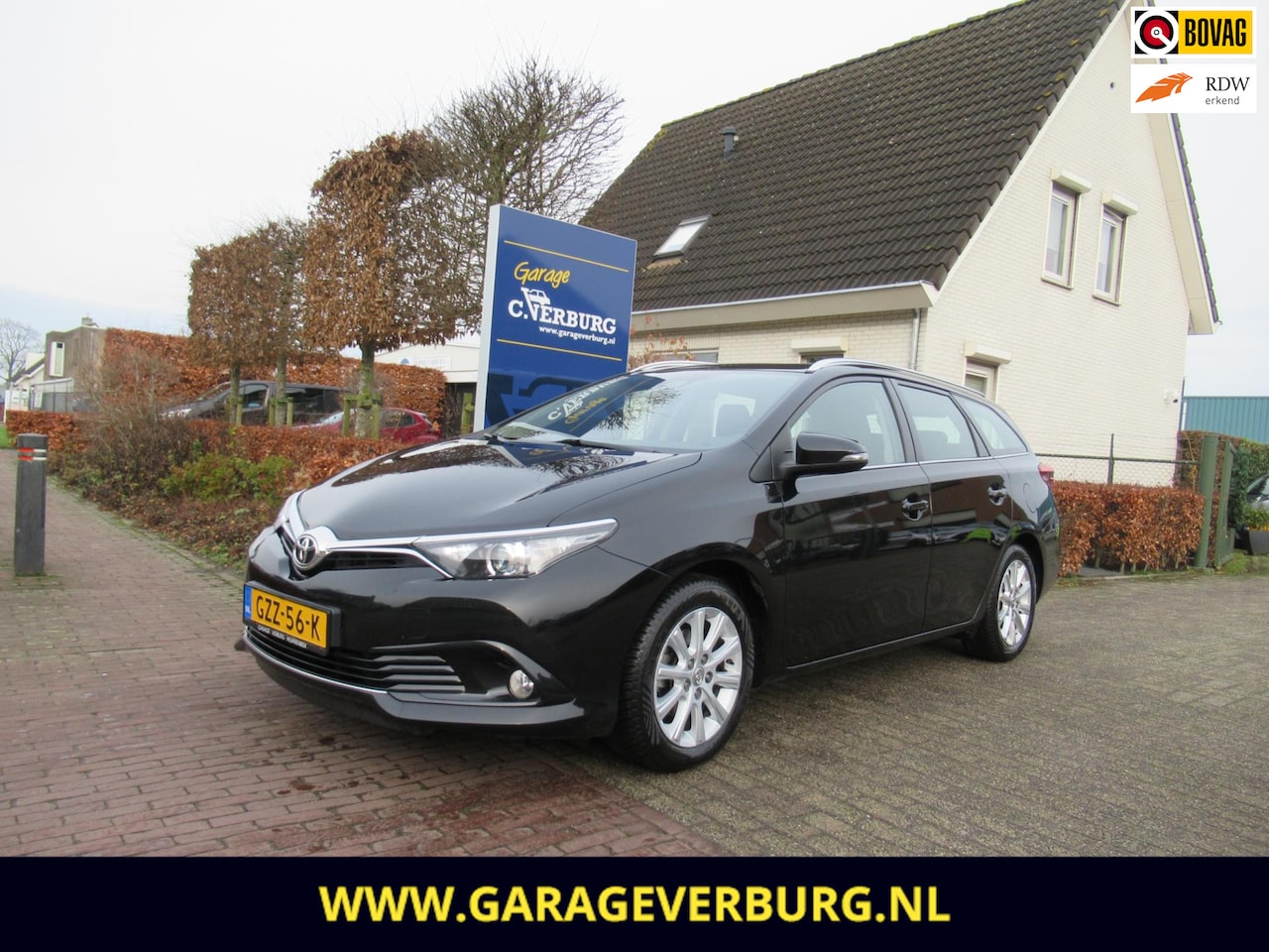 Toyota Auris Touring Sports - 1.2T Business Plus (Navigatie,Cruise,Stoelverwarming,Camera,Afn.Trekhaak) --67.559 Km -- - AutoWereld.nl