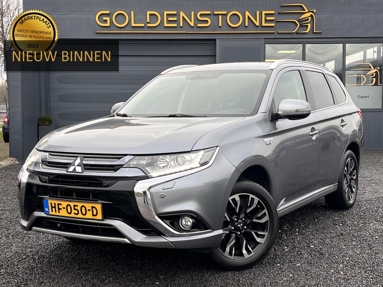 Mitsubishi Outlander - 2.0 PHEV Executive Edition 2e Eigenaar,Navi,Camera,Clima,Cruise,PDC,Leder,Trekhaak,N.A.P,N - AutoWereld.nl