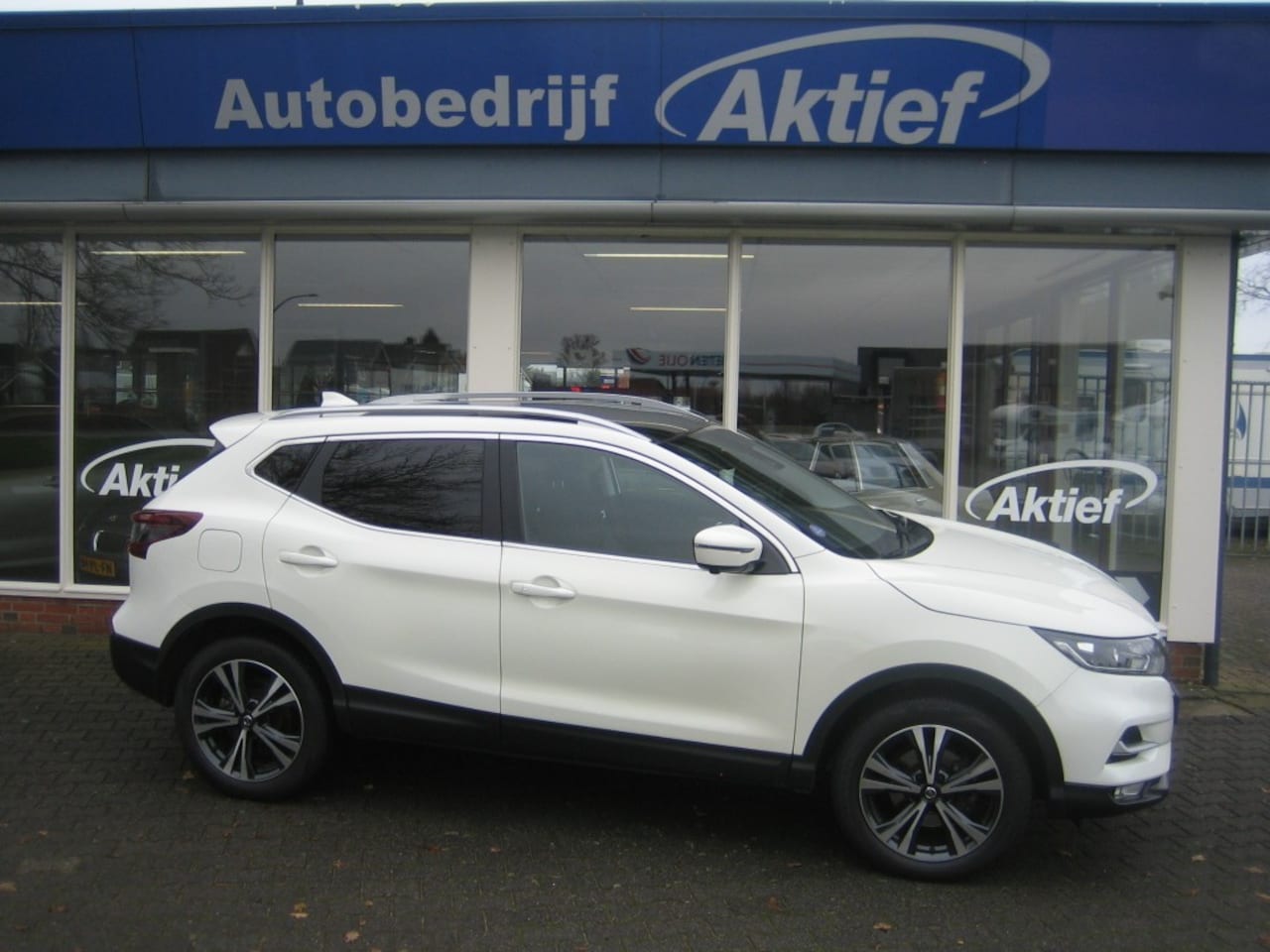 Nissan Qashqai - 1.3 DIG-T Design Edition 1.3 DIG-T DESIGN EDITION - AutoWereld.nl