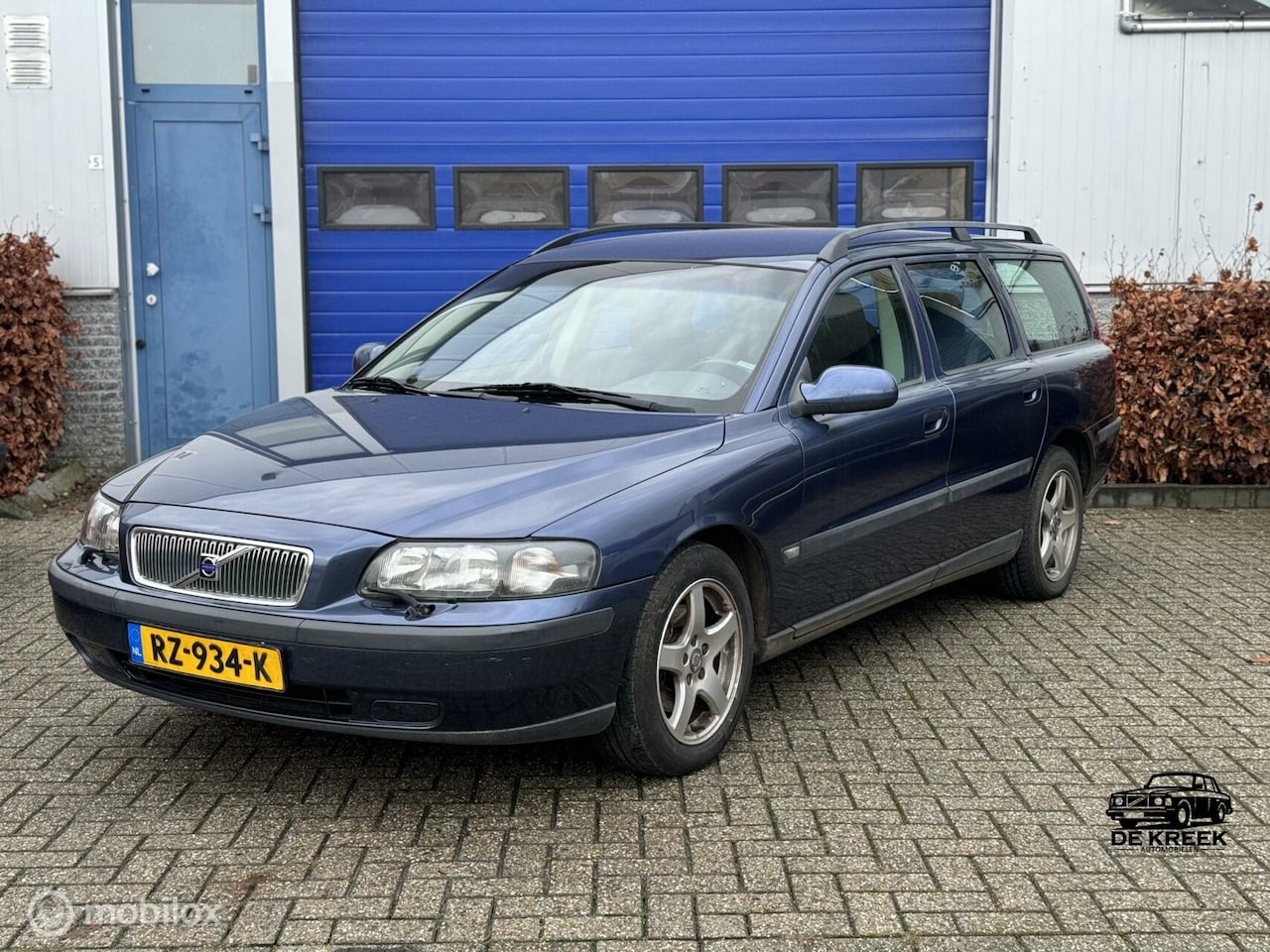 Volvo V70 - 2.4 Comfort Line Nwe APK/Airco/handgeschakeld - AutoWereld.nl