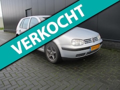 Volkswagen Golf - 1.6 Trendline AUTOMAAT / OPKNAPPER