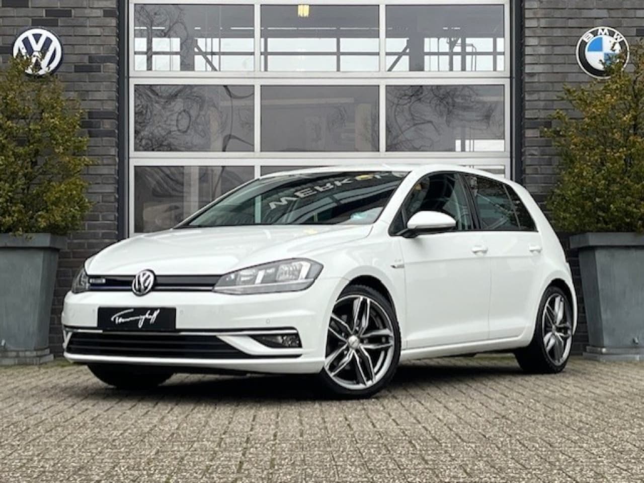 Volkswagen Golf - 1.5 TSI 131PK DSG CLIMA - PDC - 18 INCH - AutoWereld.nl