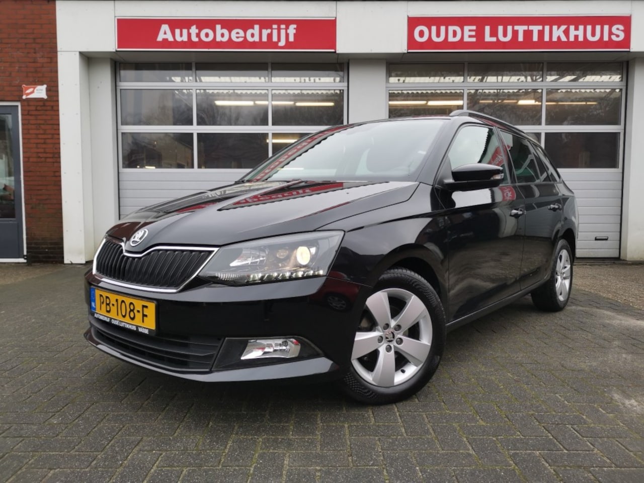 Skoda Fabia Combi - Combi 1.2 TSI Monte Carlo Cruise Bluetooth Airco - AutoWereld.nl