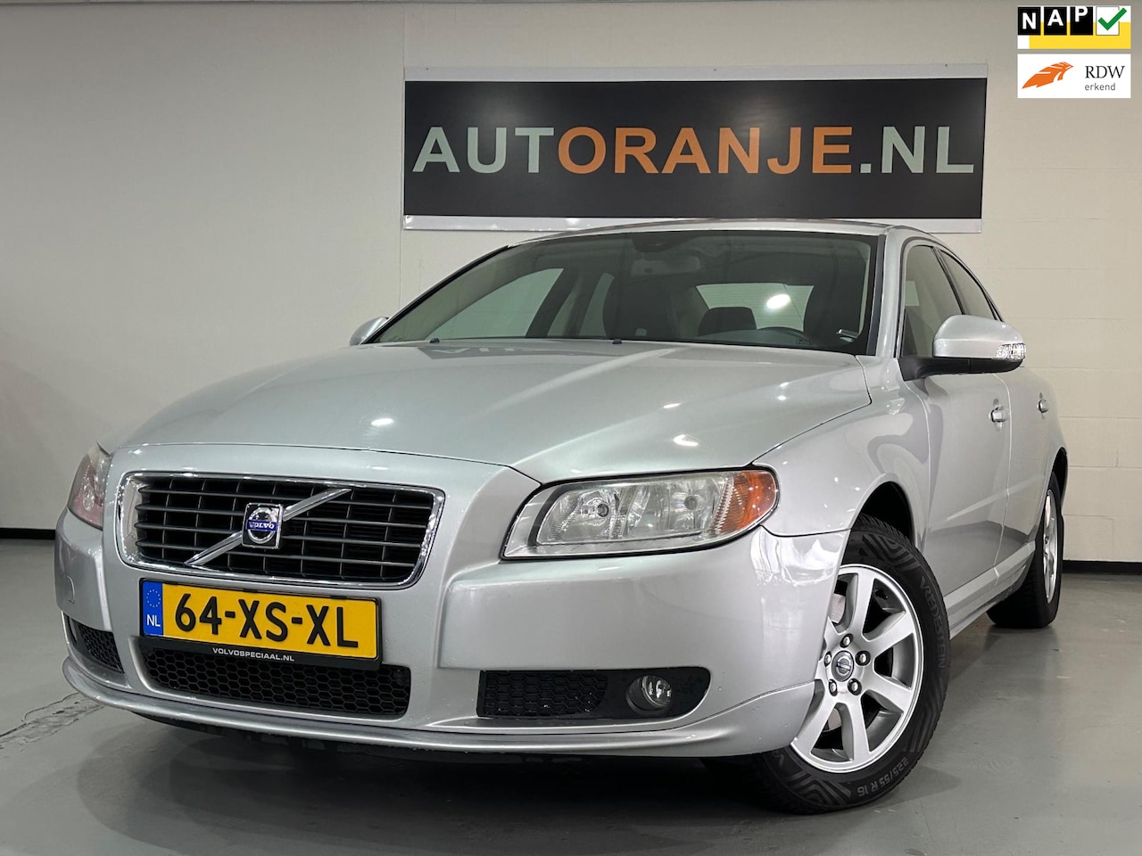 Volvo S80 - 2.5 T Momentum-Automaat-Clima-Cruise-Leer-NAP!! - AutoWereld.nl