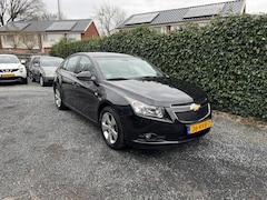 Chevrolet Cruze - 1.8 LTZ | Navi | Autom. Airco | Cruise Control | PDC | Trekhaak | LMV | APK tot 11-12-2025