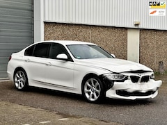 BMW 3-serie - 320i High Executive M |217 dkm NAP|AUTOMAAT|FLIPPERS