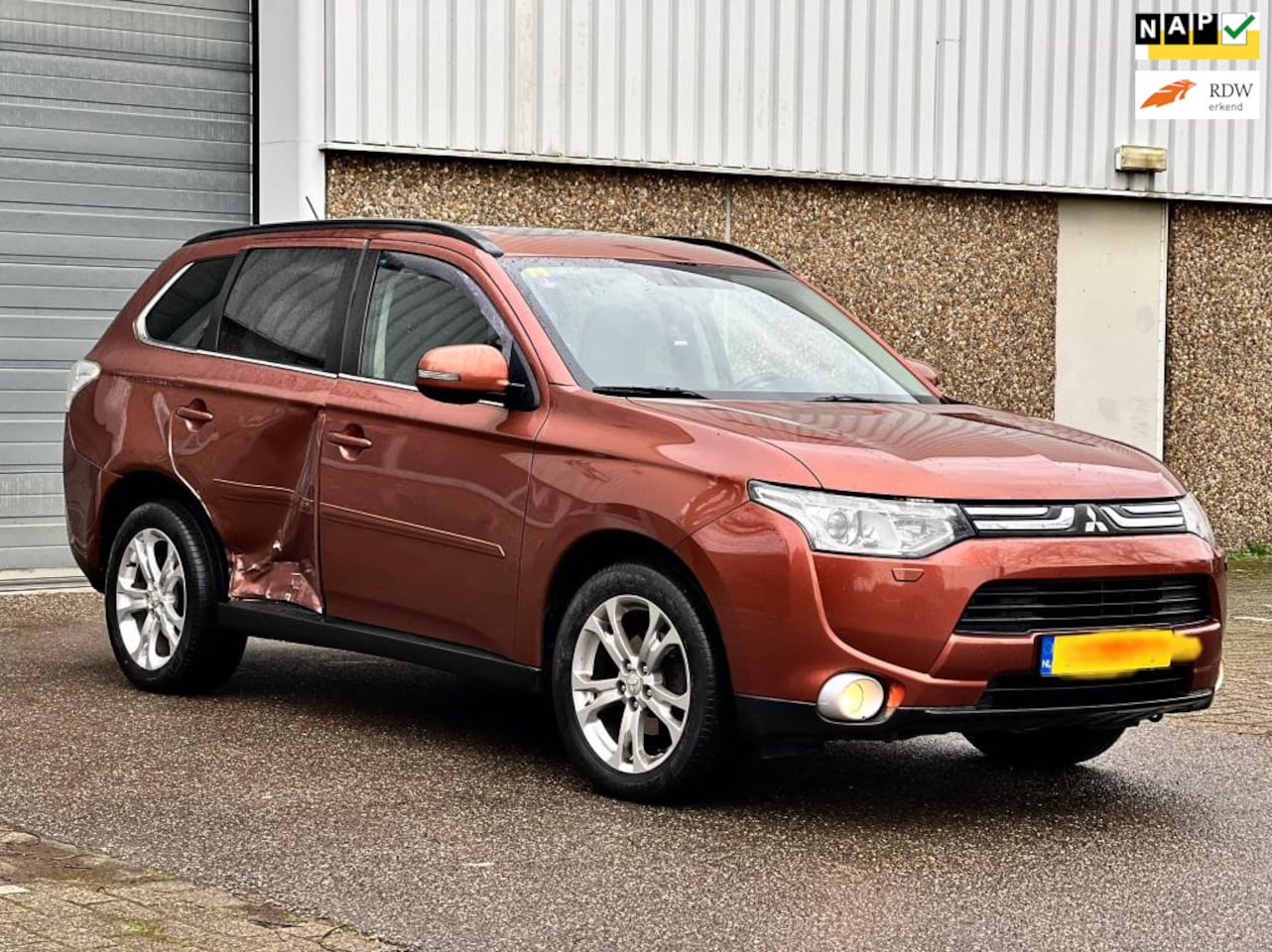 Mitsubishi Outlander - 2.0 Instyle 4WD |AUTOMAAT|7 PERSOONS|R-BPM € 1059|SCHUIFDAK - AutoWereld.nl