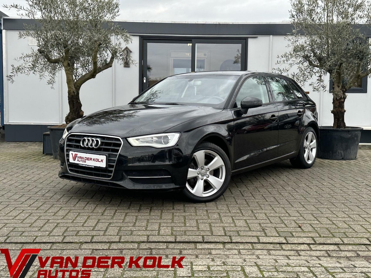 Audi A3 Sportback - 1.4 TFSI Ambiente Climate LED Stoelverwarming Lichtmetaal - AutoWereld.nl