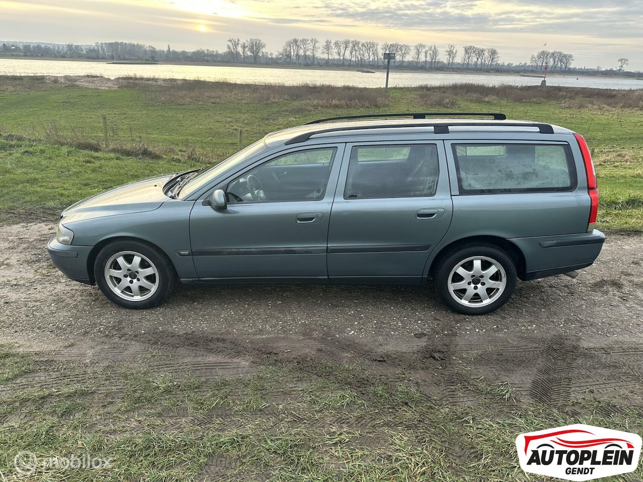 Volvo V70 - 2.4 Comfort Line 2.4 Comfort Line - AutoWereld.nl