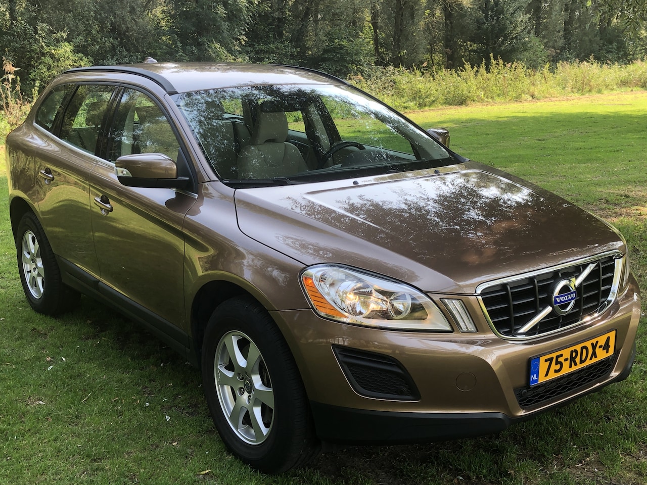 Volvo XC60 - 2.0T Automaat * Nederlands geleverde Dealer onderhouden Volvo XC60 - AutoWereld.nl