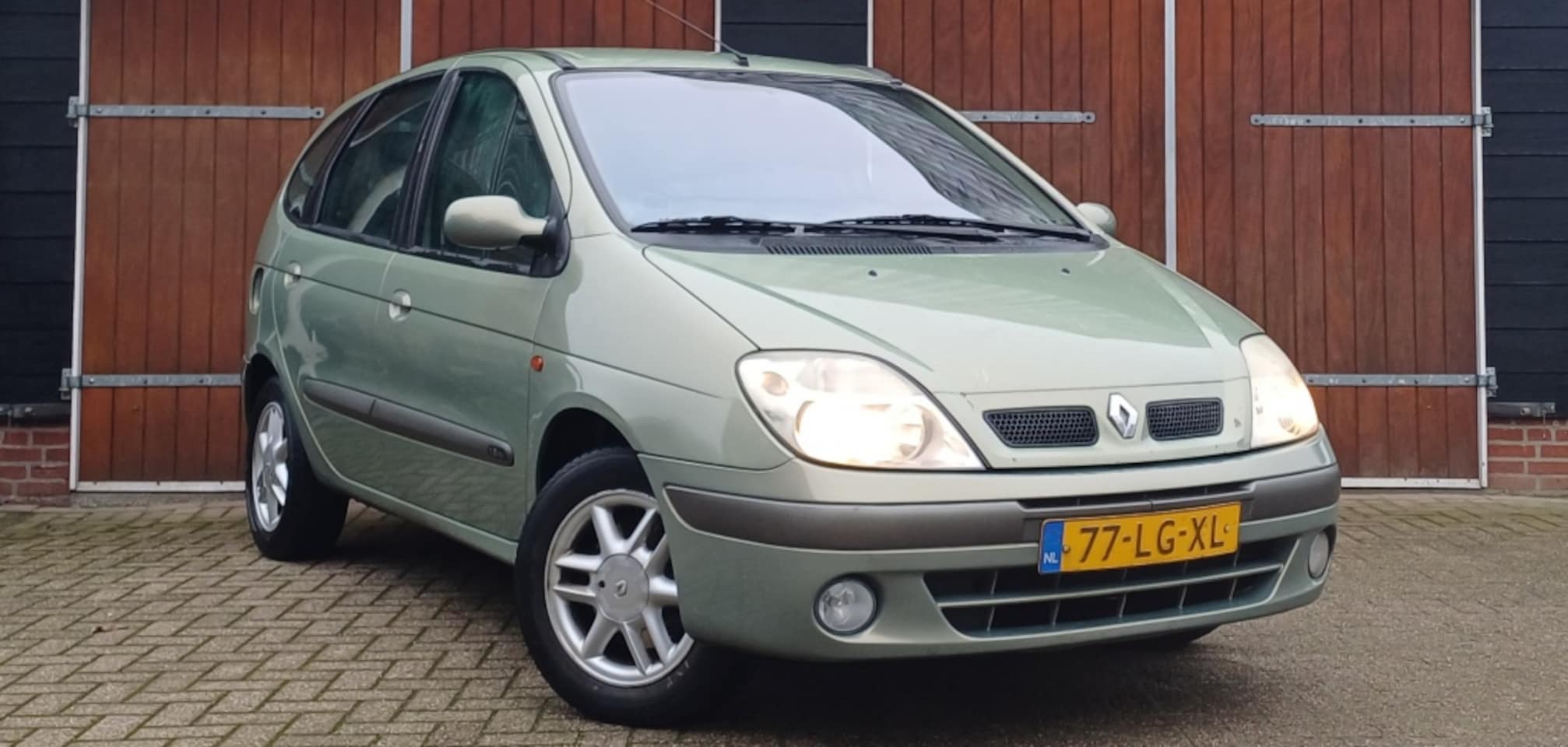 Renault Scénic - 1.8-16V Air 1.8-16V Air, APK tot 14-12-2025, Airco, Trekhaak - AutoWereld.nl