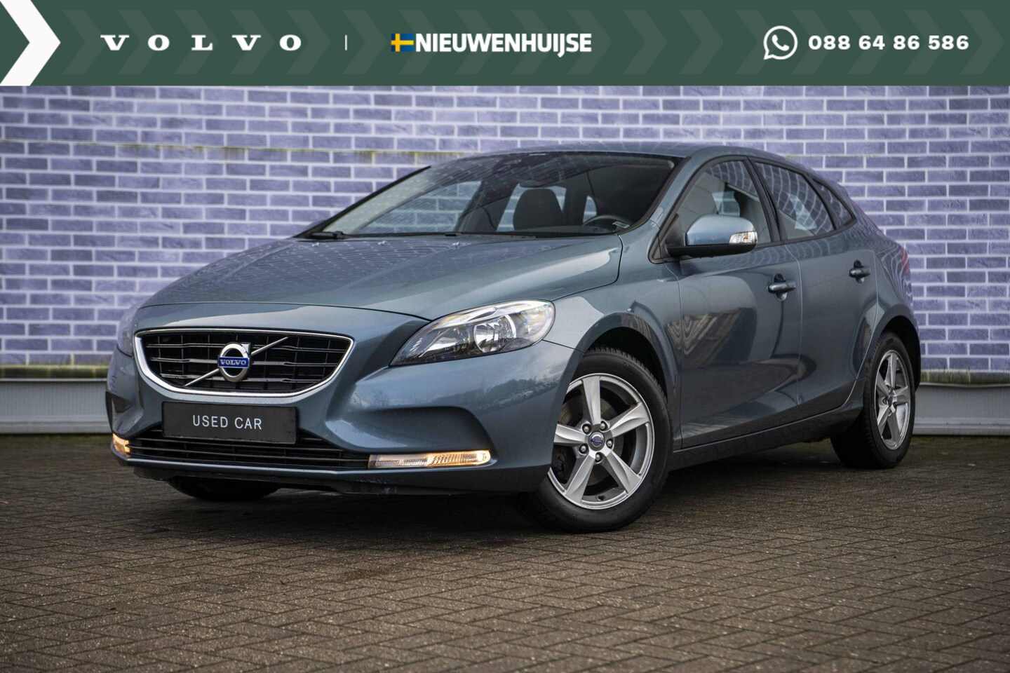 Volvo V40 - 1.6 T3 Kinetic | Parkeer camera | Trekhaak |  Parkeersensoren | Stoelverwarming | Climate - AutoWereld.nl