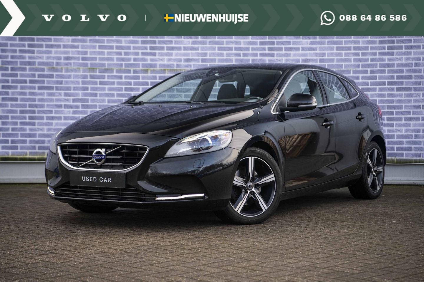 Volvo V40 - 2.0 T2 Nordic+ | Trekhaak | Standkachel | Actieve Bochtverlichting | Verwarmbare Voorruit - AutoWereld.nl