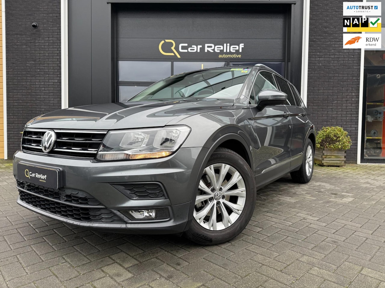 Volkswagen Tiguan - 1.4 TSI ACT Comfortline Business 1.4 TSI ACT Comfortline Business, Stoelverwarming, ACC, Parkeersensoren v/a, Lane Assist - AutoWereld.nl