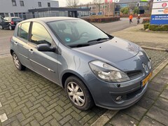 Renault Clio - 1.6-16V Dynamique 5deurs, Pano, Airco, EXPORT