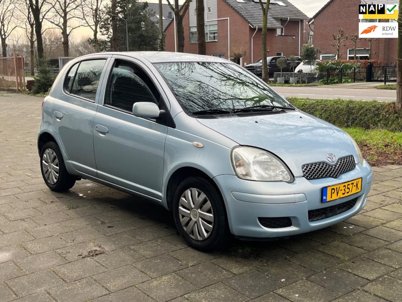 Toyota Yaris - 1.0 VVT-i Idols 5-deurs | Airco | NAP | Grote beurt gehad! - AutoWereld.nl