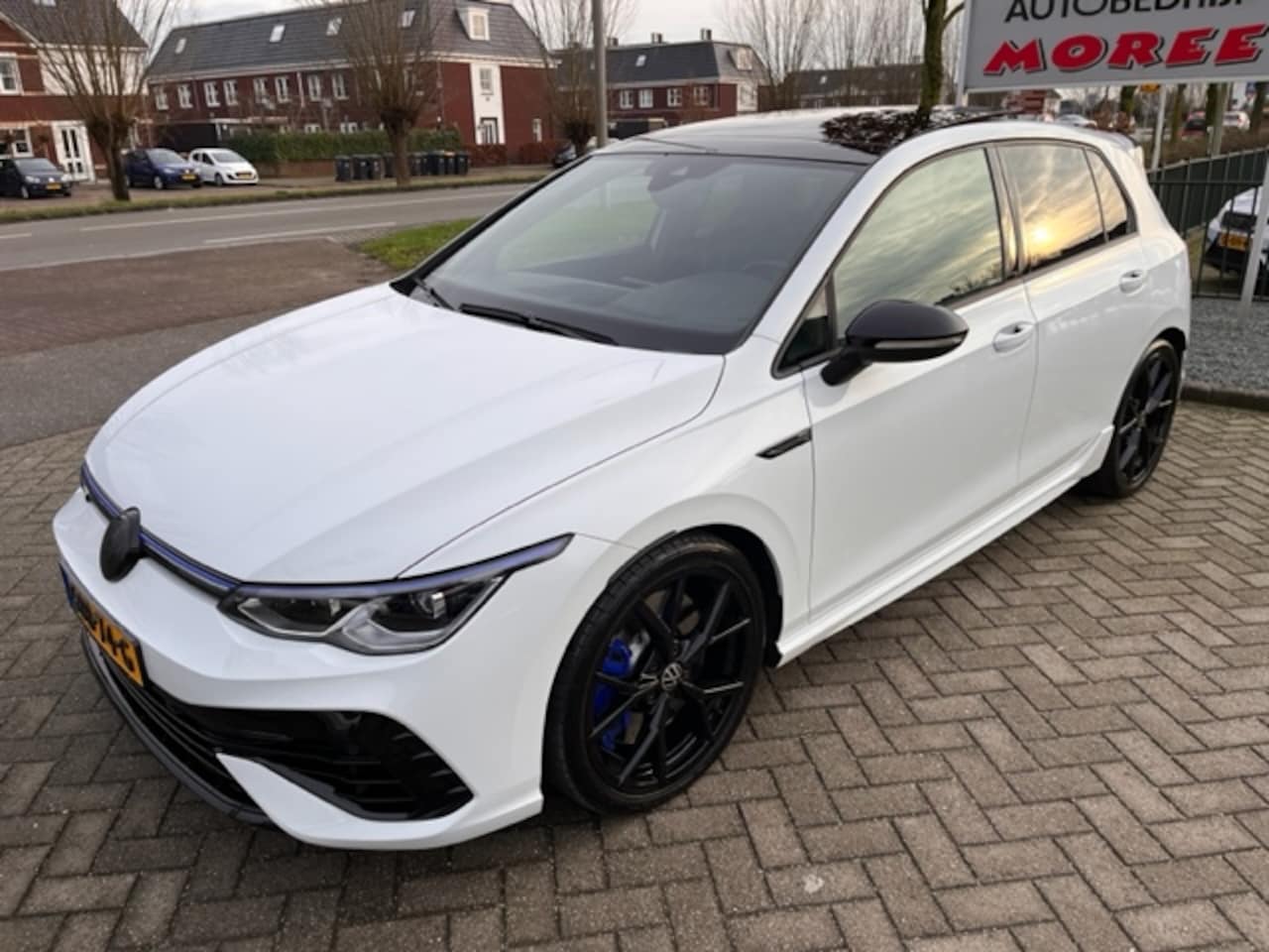 Volkswagen Golf - 2.0 TSI R 4Motion Performance / Pano / Camera / DCC - AutoWereld.nl