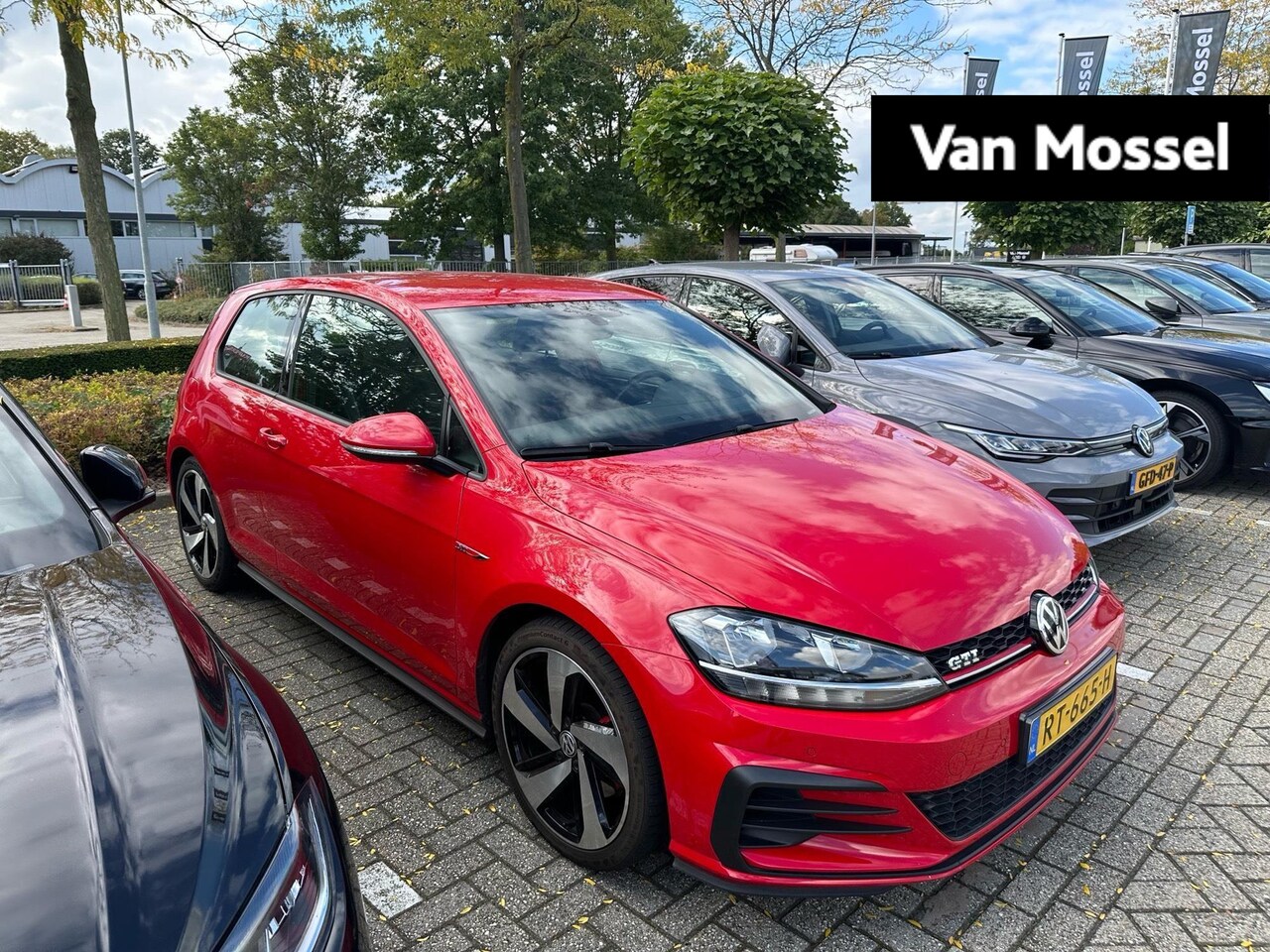 Volkswagen Golf - 2.0 TSI GTI | Airco | parkeersensoren Voor/achter | Cruise Control | 18 Inch Velgen | - AutoWereld.nl