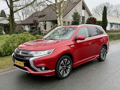 Mitsubishi Outlander - 2.0 PHEV instyle 203PK Leder•Trekhaak•Navi