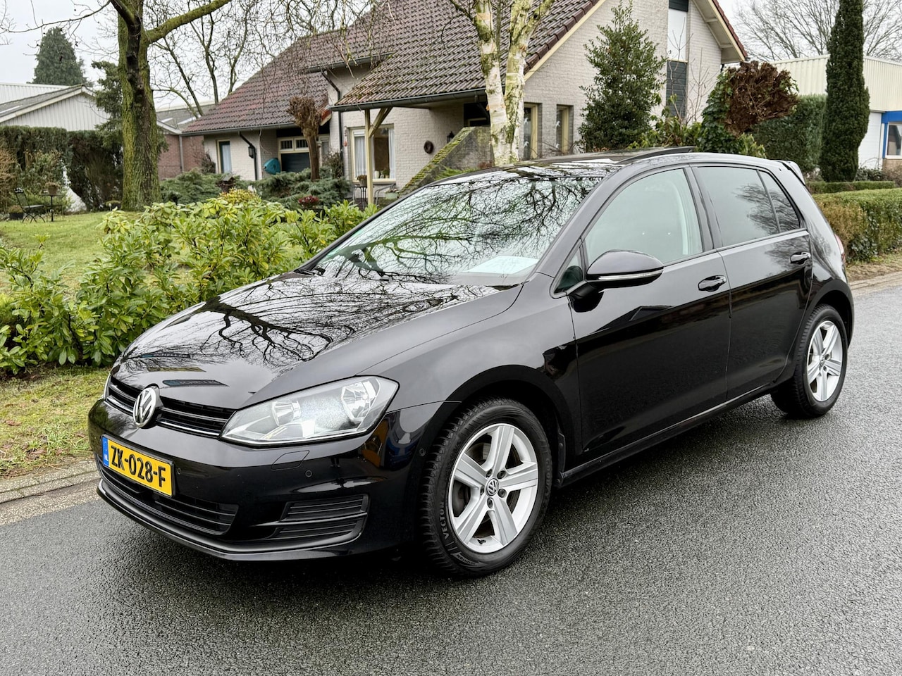 Volkswagen Golf - 1.2 TSI Highline 105PK DSG Pano•Leder•Navi - AutoWereld.nl