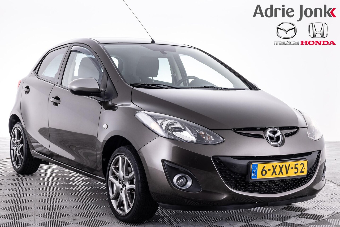 Mazda 2 - 1.3 Silver Edition ZEER LAGE KM STAND 38.819km | NAVIGATIE | 16" LM VELGEN | CLIMATE CONTR - AutoWereld.nl