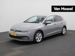 Volkswagen Golf - 1.0 eTSI Life | ACHTERUITRIJCAMERA | PARKEERSENSOREN | SFEERVERLICHTING | CRUISE CONTROL A