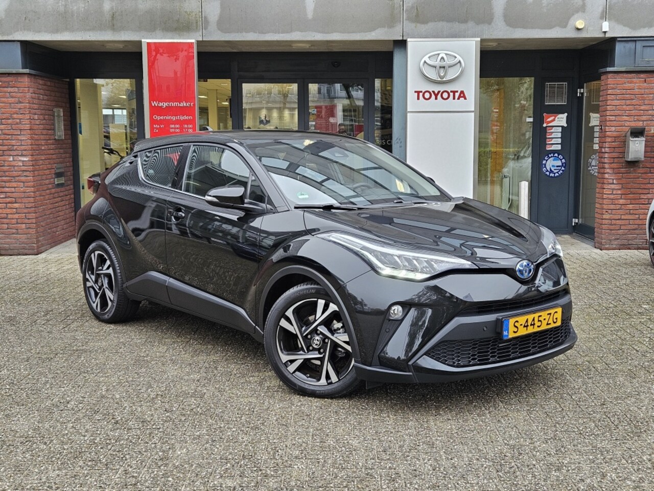 Toyota C-HR - 1.8 Hybrid Dynamic NL Auto 18' Inch Half Leer Apple Android DAB - AutoWereld.nl