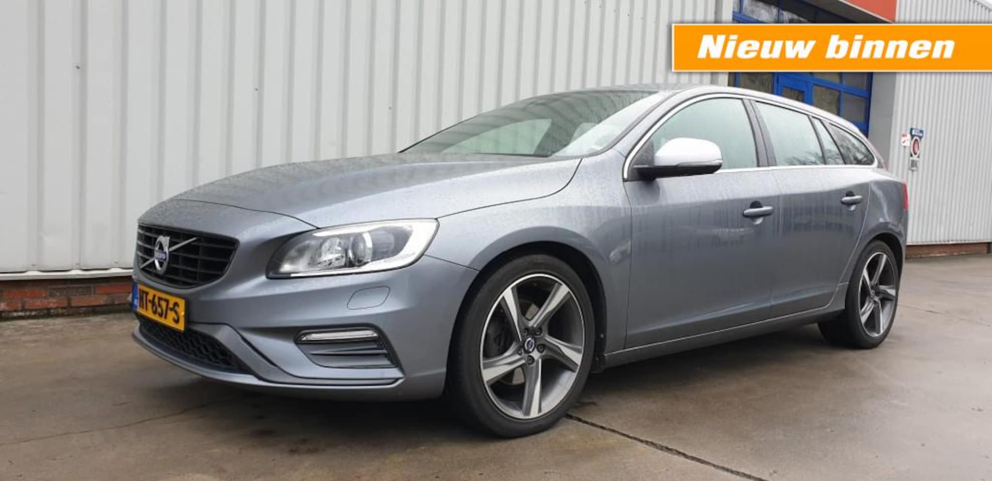 Volvo V60 - 2.0 D3 150 pk  R-Design Automaat - AutoWereld.nl