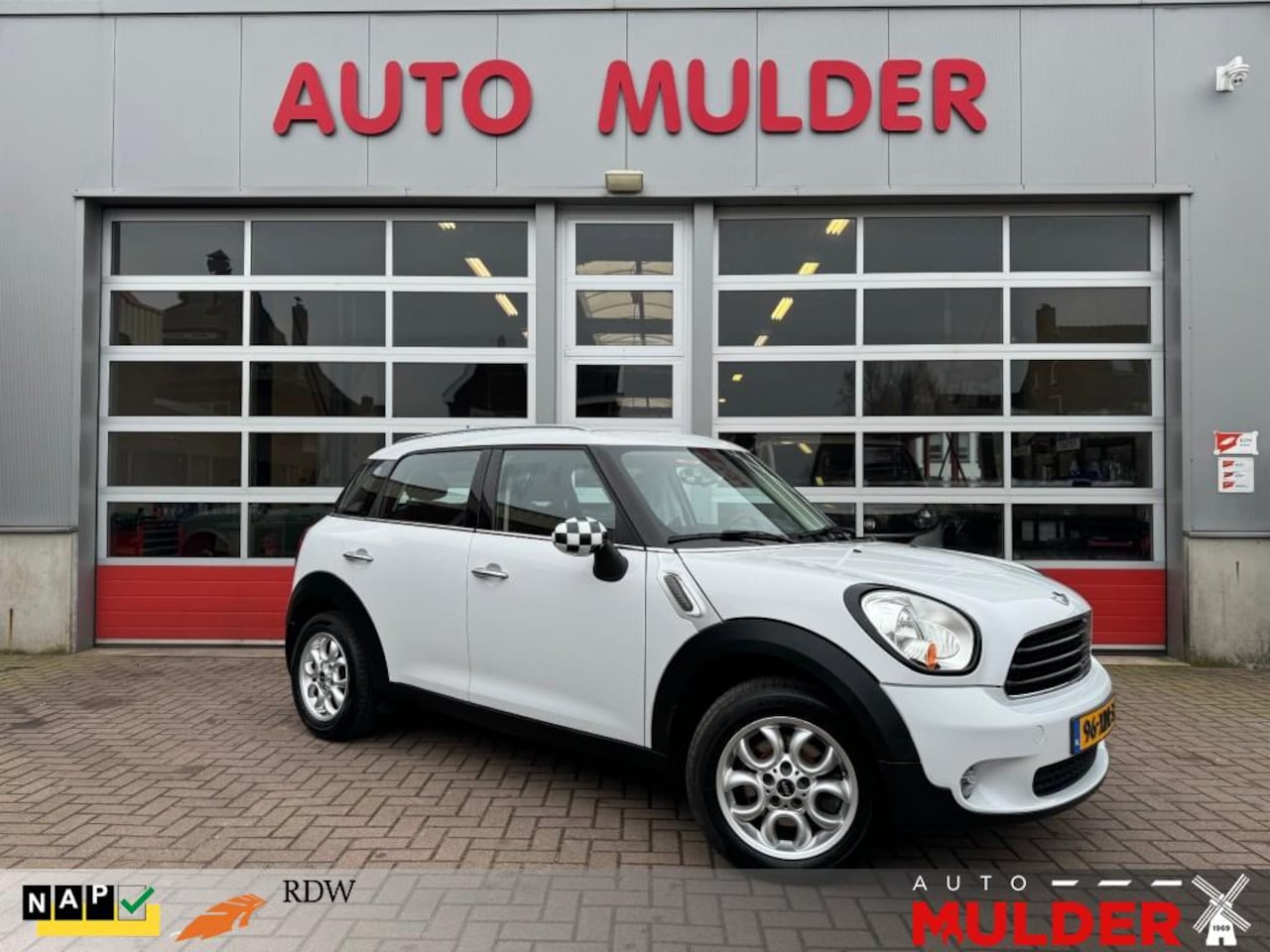 MINI Countryman - 1.6 ONE PEPPER / AIRCO / APK NIEUW! / RIJKLAAR! - AutoWereld.nl