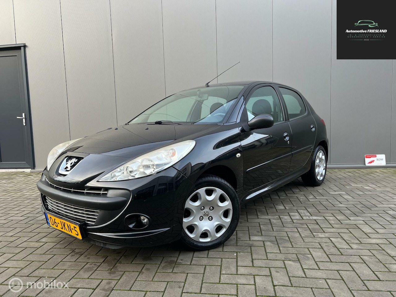 Peugeot 206 - 1.4 XS | Lichte schade rechtsachter! - AutoWereld.nl