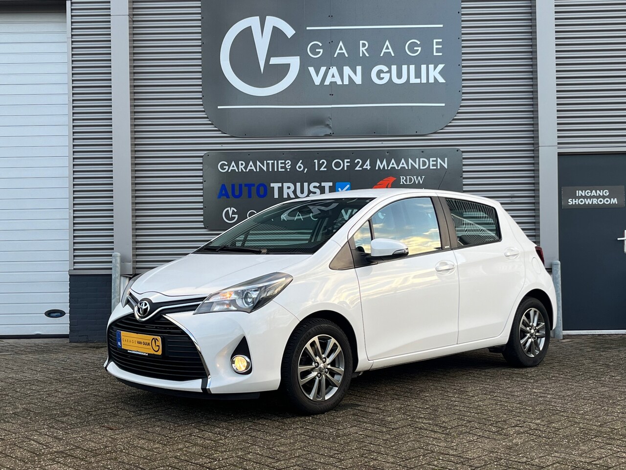 Toyota Yaris - 1.3 99PK VVT-i Airco,Clima,Cruise,Navi,Stoelverw.,Usb,Pdc,Stuurb.,Bluetooth,Camera,Keyless - AutoWereld.nl