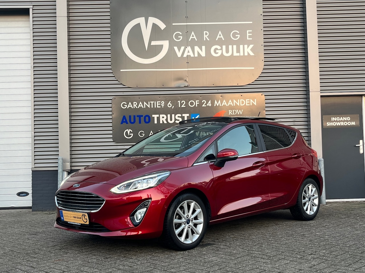 Ford Fiesta - 1.0 101PK Titanium Clima,Cruise,Navi,Panodak,Camera,PdcV+A,KeylessEntry+Go,GetintGlas,Isof - AutoWereld.nl