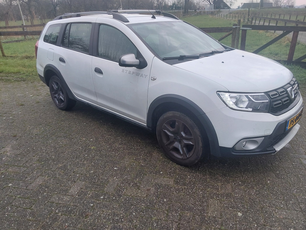 Dacia Logan MCV - 1.5 dCi Série Limitée Stepway - AutoWereld.nl