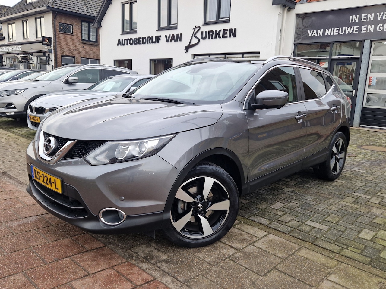 Nissan Qashqai - 1.2 N-Connecta 1.2 N-Connecta,Panoramadak,Navigatie,Trekhaak,Climate control,L.M.Velgen - AutoWereld.nl